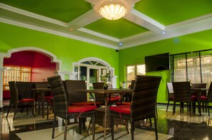 Breakfast, lunch, dinner served; local and international cuisine