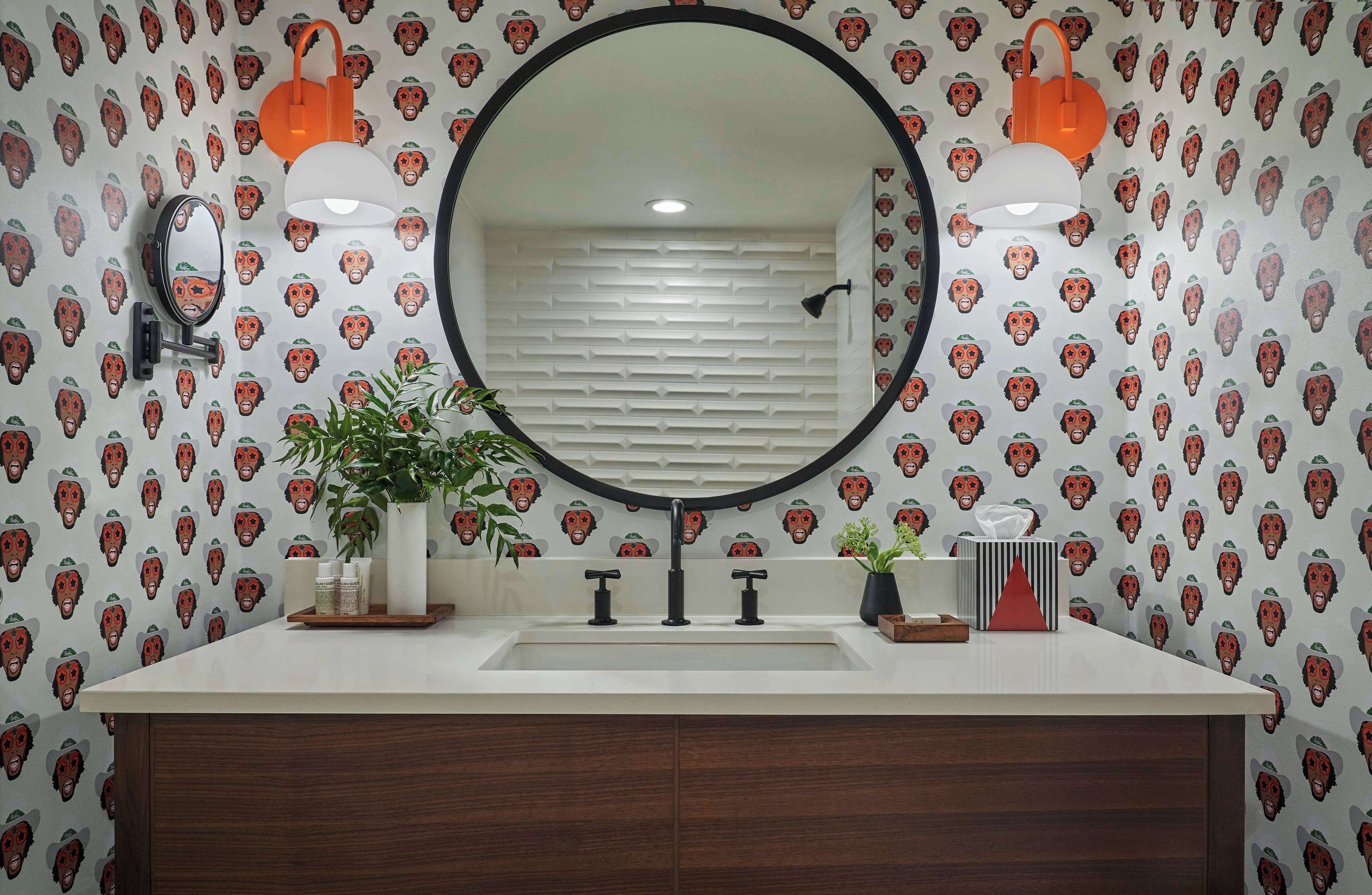 combined shower/bathtub, free toiletries, hair dryer, slippers