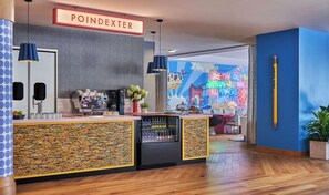 Lunch and dinner served - Graduate by Hilton Cincinnati (Cincinnati)