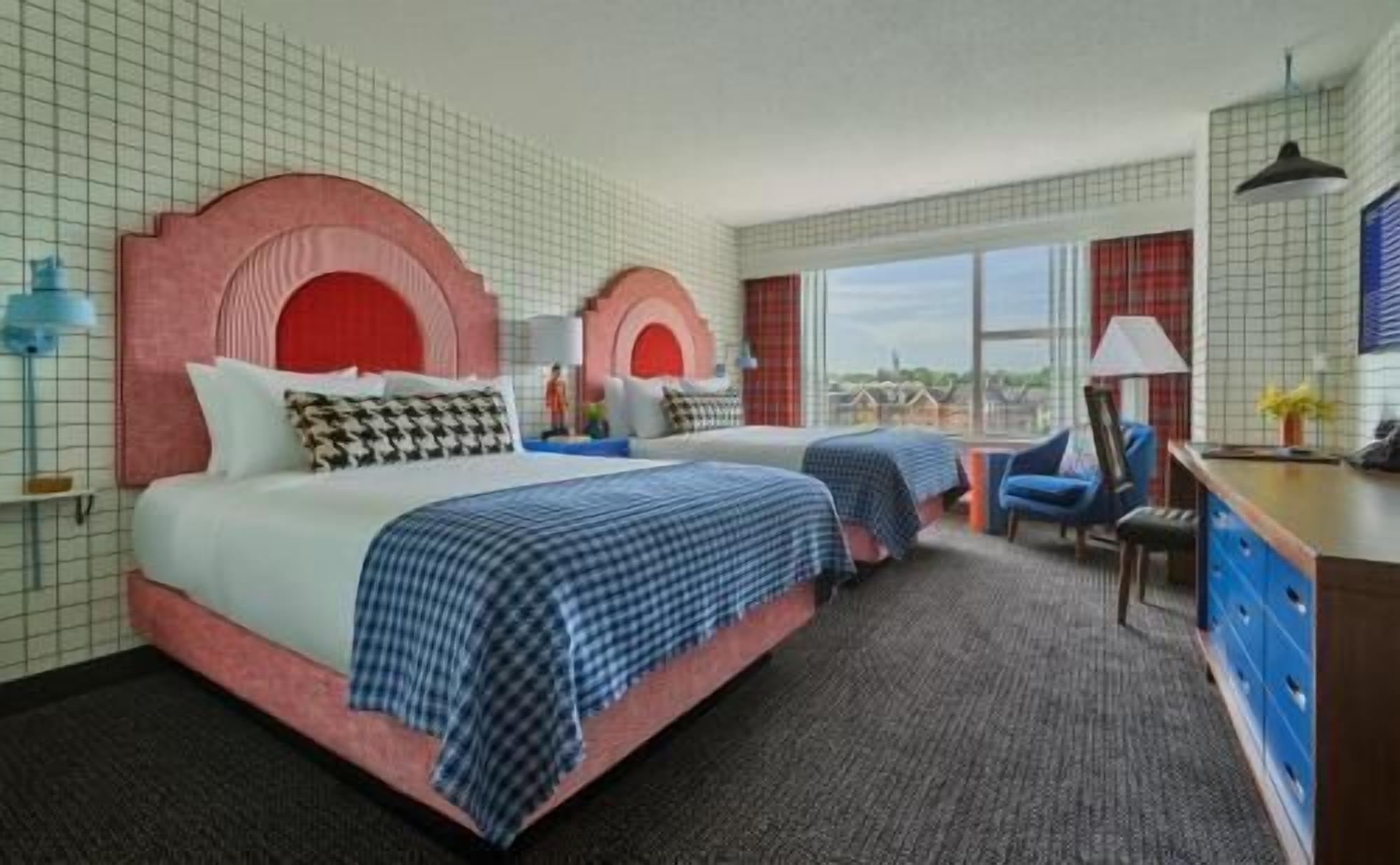 고급 침구, 객실 내 금고, 책상, 노트북 작업 공간