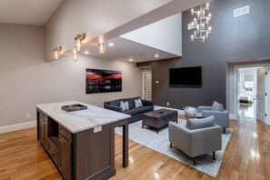 Unit 1 | Living area | Flat-screen TV