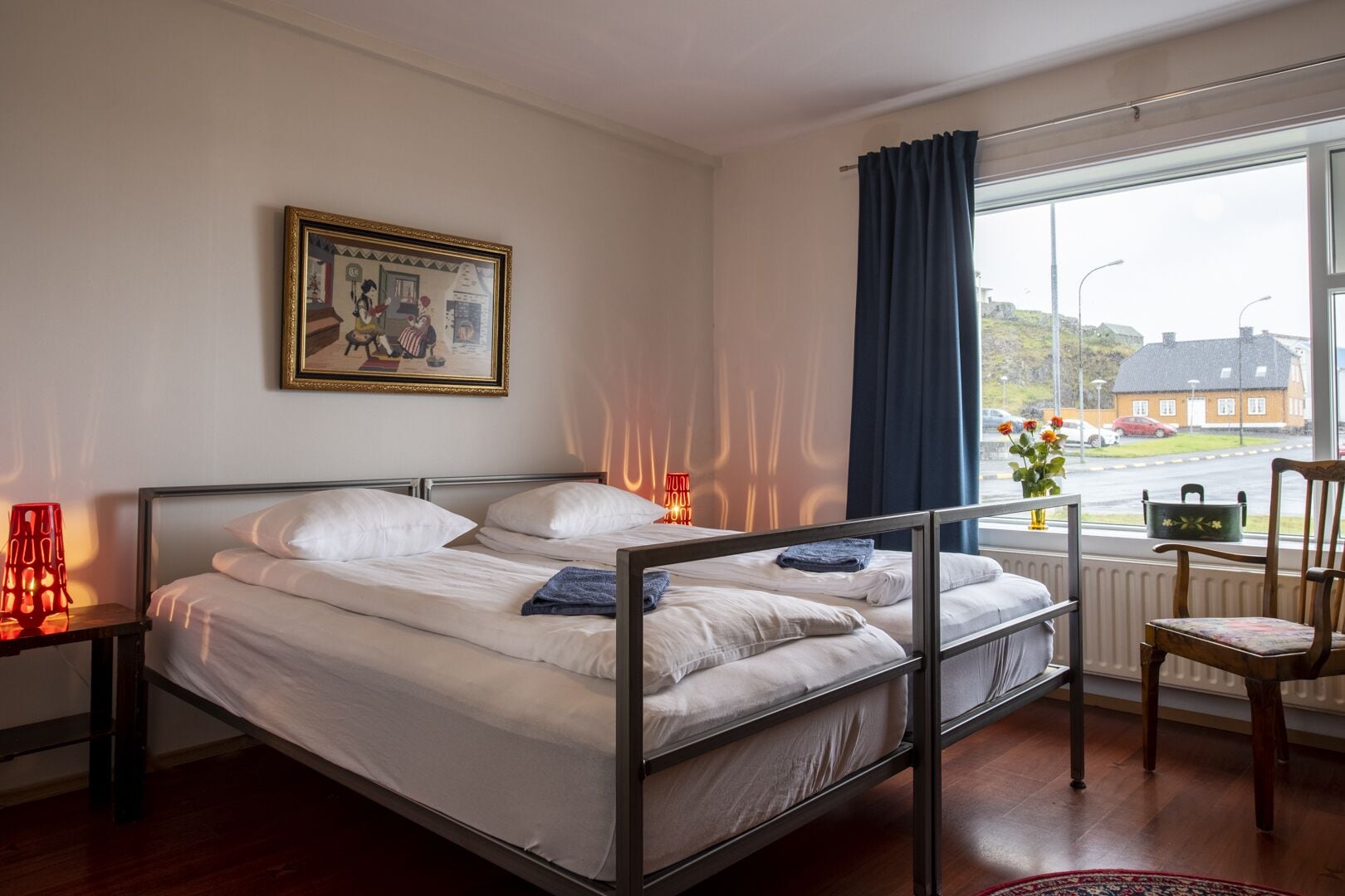 Blackout curtains, free WiFi, bed sheets