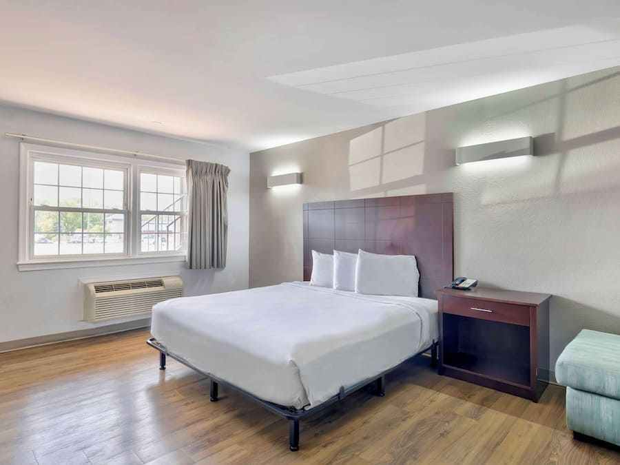 Cortinas blackout, Wi-Fi de cortesia, roupa de cama