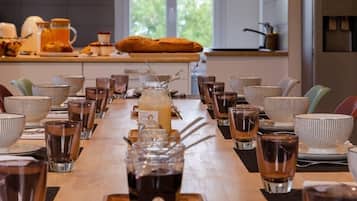 Free daily continental breakfast