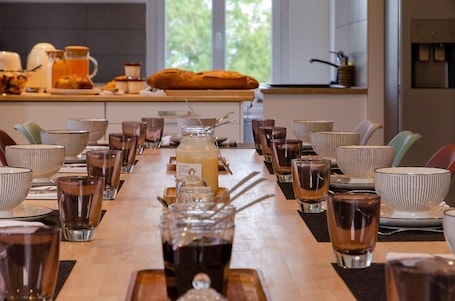 Free daily continental breakfast