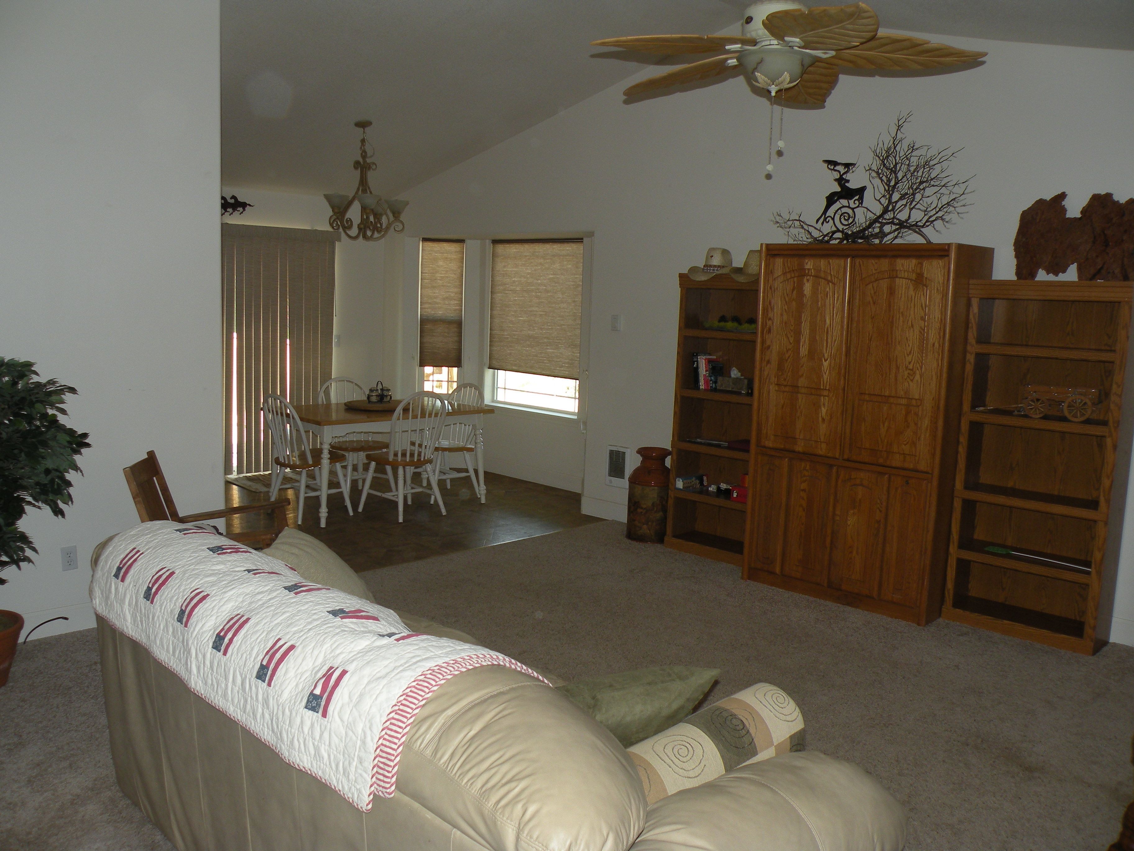 Family House, Multiple Beds | Living room | Flat-screen TV, DVD player