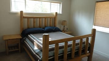Family House, Multiple Beds | 3 bedrooms, individually furnished, blackout drapes, free WiFi