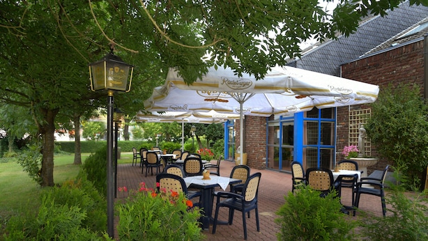 Outdoor dining - Hotel Brandenburger Hof (Seelow)