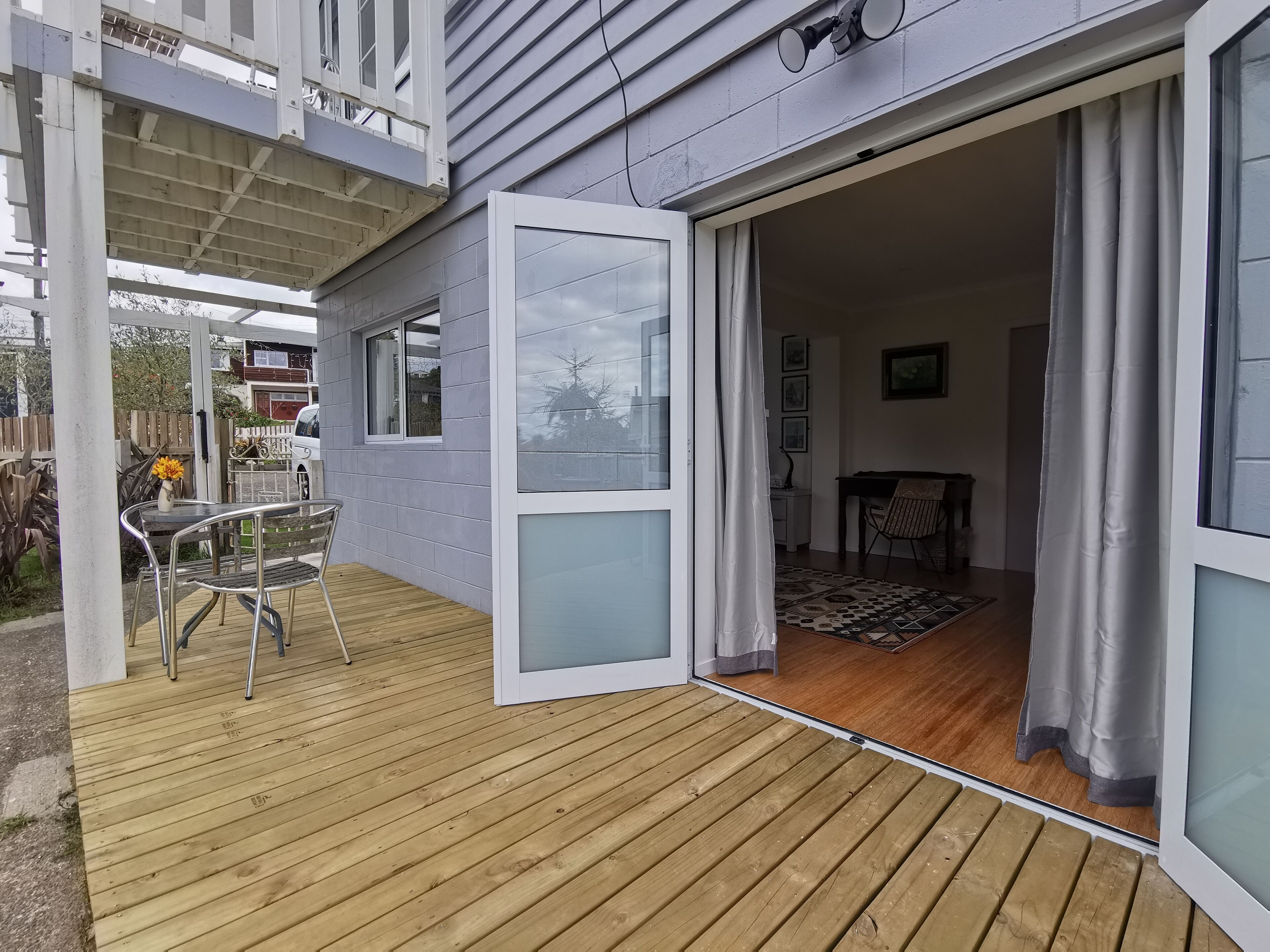 San Fran - Premier Queen with Lake view | Terrace/patio