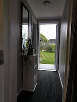 San Fran - Premier Queen with Lake view | Egyptian cotton sheets, premium bedding, down duvets