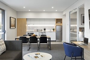 In-room dining - Quest Orange (Orange)