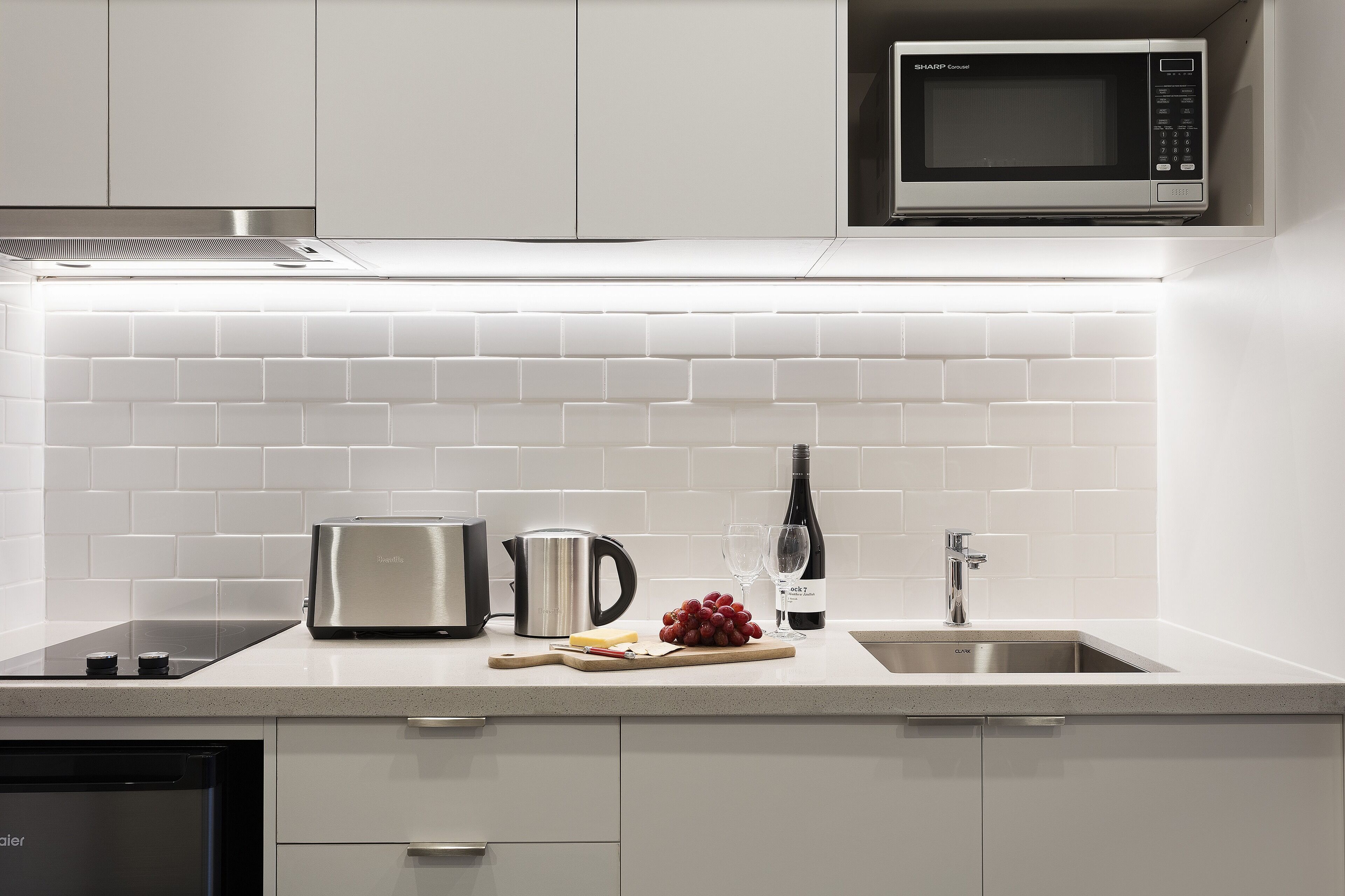 studio | private kitchen | full-sized fridge, microwave, stovetop, coffee/tea maker