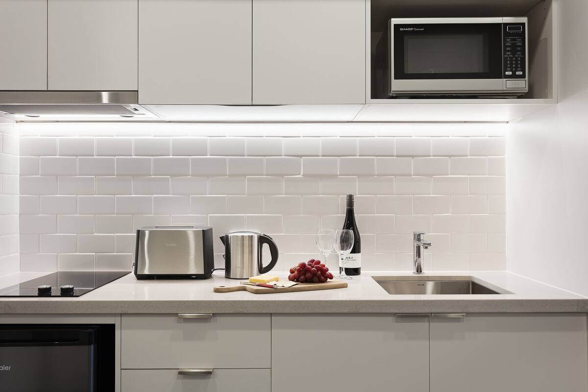 studio | private kitchen | full-sized fridge, microwave, stovetop, coffee/tea maker