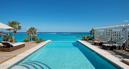 Upouusi Beachfront Home w / yksityinen uima-allas arvostetulla pankkitiellä lähellä Tippyä