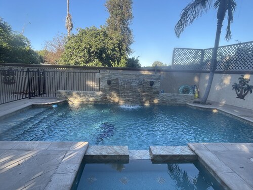 Upea vierastalo Culver Cityn sydämessä + uima-allas ja poreallas, postinumero 90230