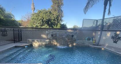 Upea vierastalo Culver Cityn sydämessä + uima-allas ja poreallas, postinumero 90230