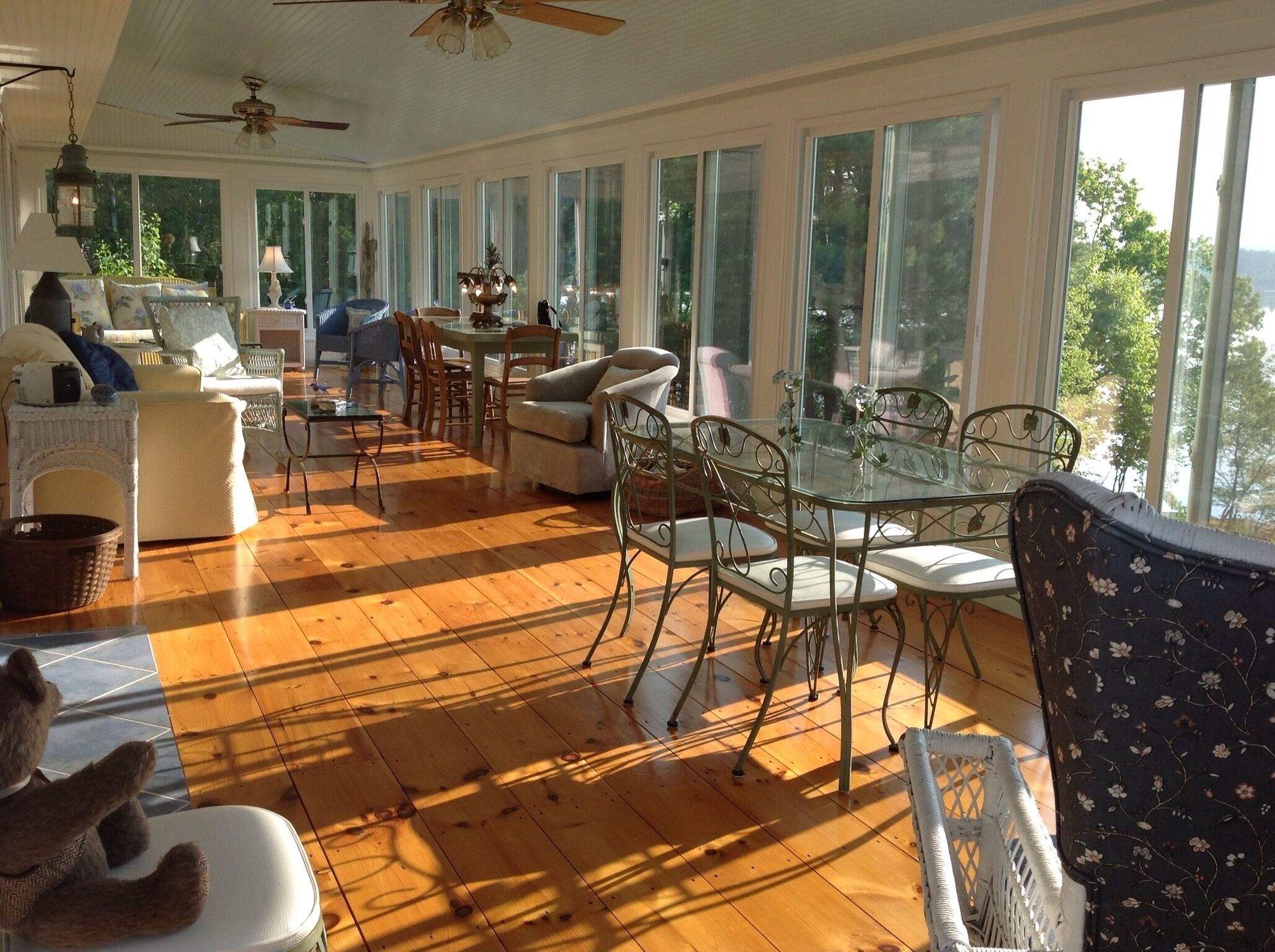 A Charming Waterfront Cottage with Touches of Elegance