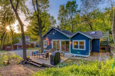 Secluded, Fenced Cottage, Hot Tub, Fire Pit, Dog Friendly, Nat’l Park