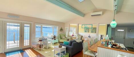 المنشأة من الداخل