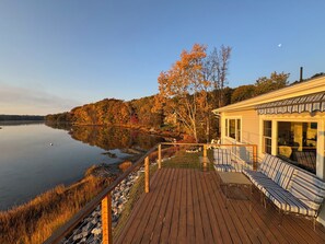 Terrace/patio - Maine Waterfront Cottage: Nestled on an acre of land, with 500ft of shore front (Newcastle)