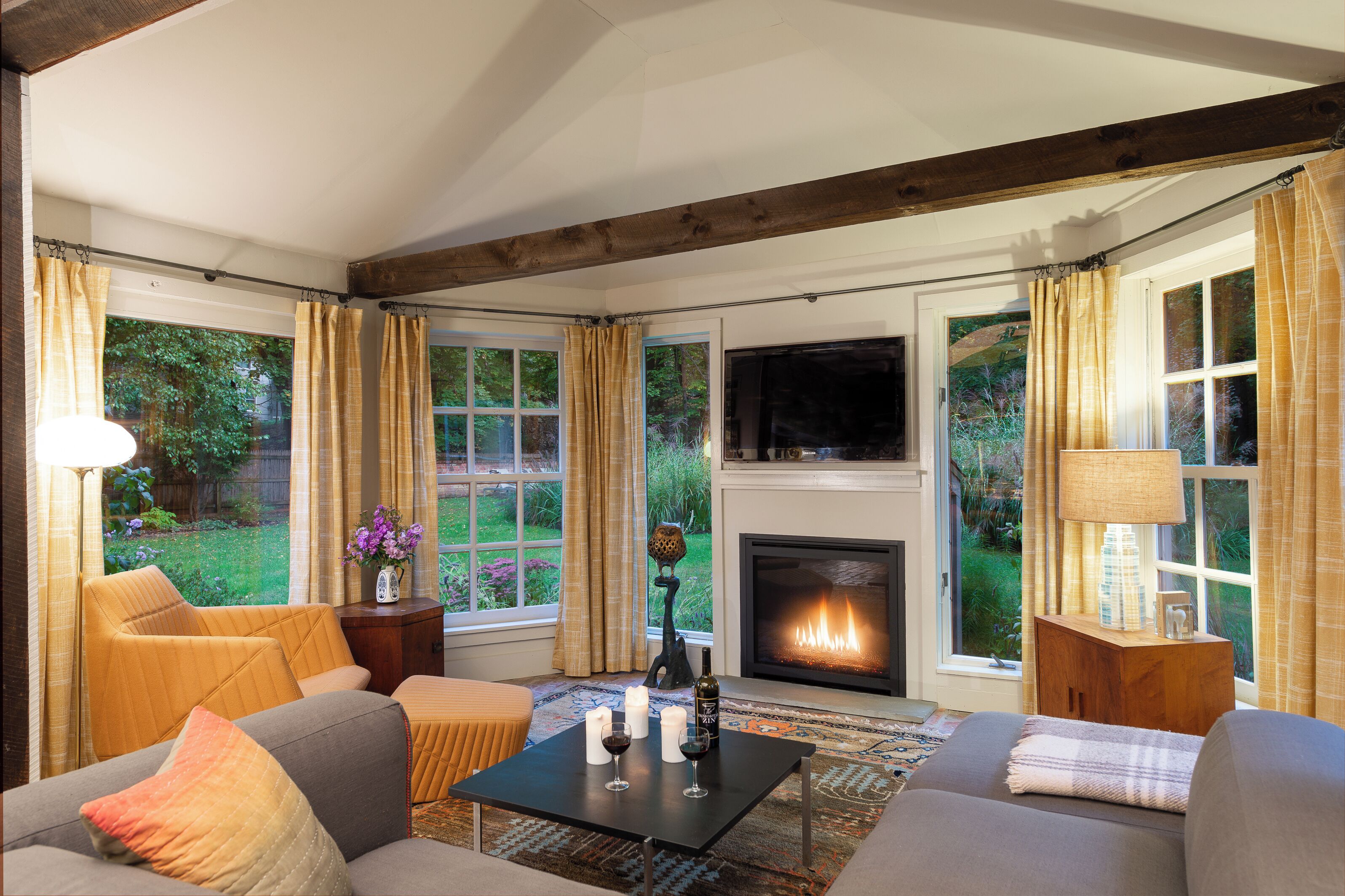 New: Architect-designed Historic Carriage House W/heated Pool, Ac, Walk To Town! - Woodstock, NY