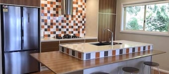 Mt Solitary House – Elite Views | Incredible Comfort