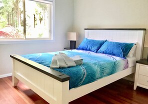 5 bedrooms, WiFi, bed sheets