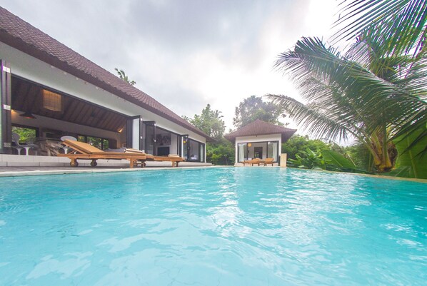 Private pool - Villa Riverview (Sukawati)