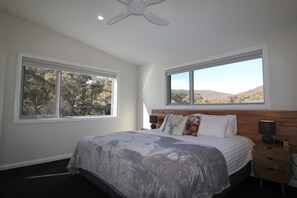 Apartment, 4 Bedrooms, Non Smoking