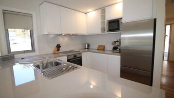 Apartemen, 4 kamar tidur, Bebas Asap Rokok | Dapur pribadi | Lemari es, microwave, oven, dan kompor