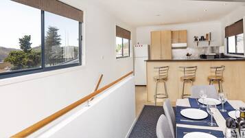 Apartemen, Bebas Asap Rokok | Makan di kamar