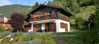 Loye: Chalet Le Colinet, close to Vercorin / Nax. Large sunny garden,