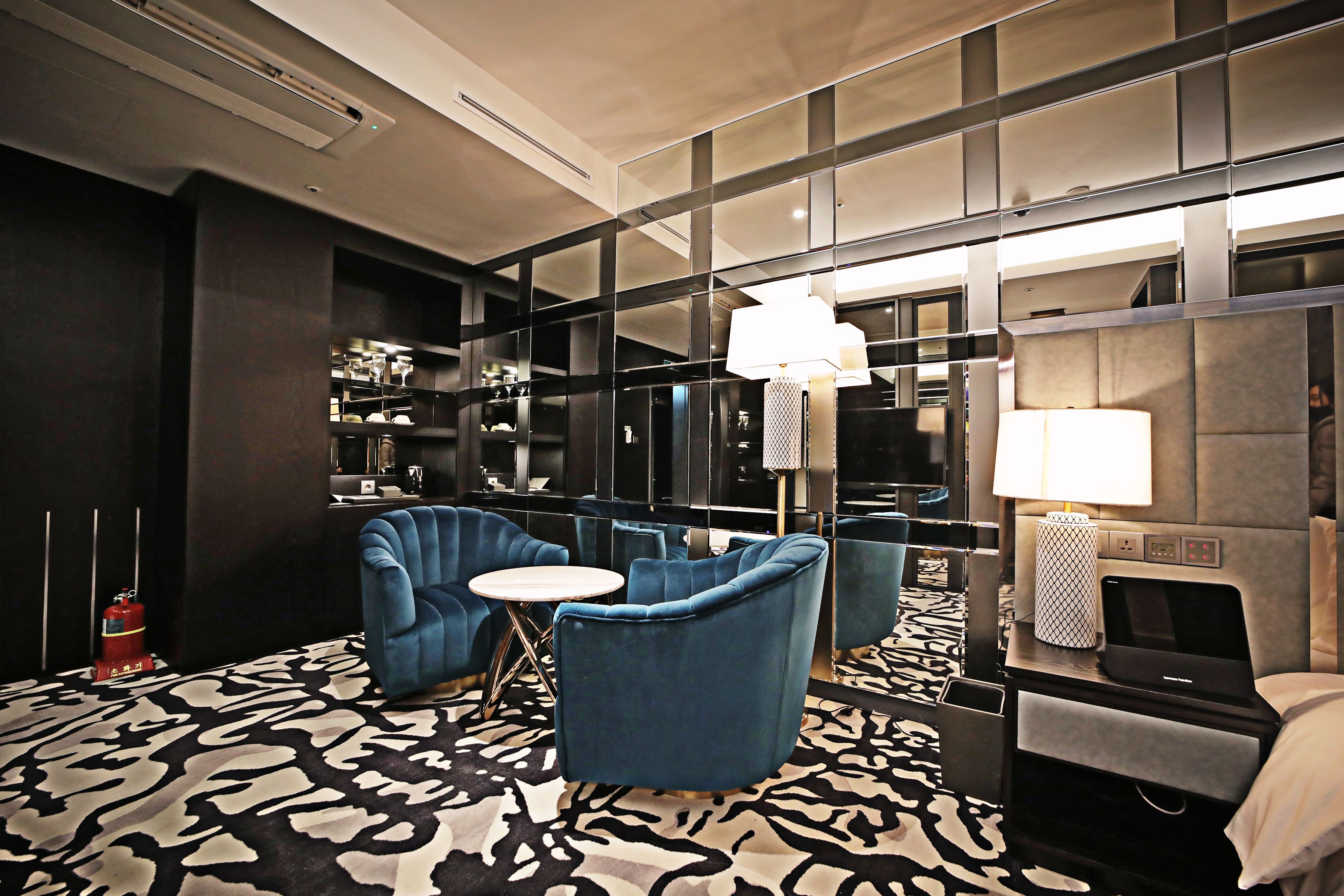 signature tartan city | in-room safe, blackout curtains, soundproofing, iron/ironing board