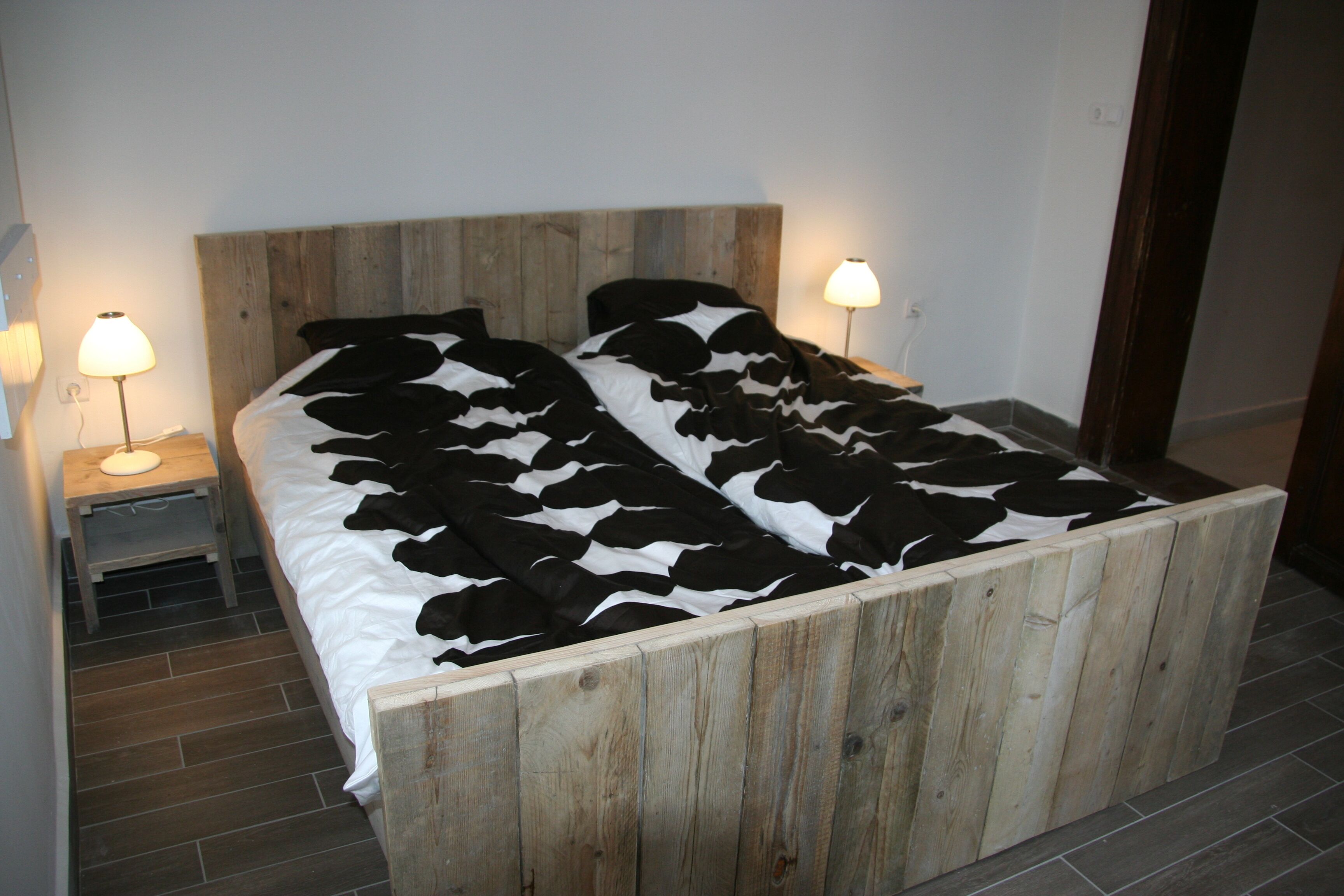 3 bedrooms, free WiFi, bed sheets, wheelchair access