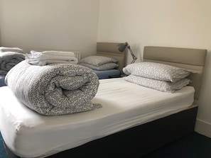 2 soverom, strykejern/-brett, wi-fi (inkludert) og sengetøy