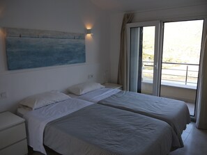 2 chambres, fer et planche à repasser, Wi-Fi, draps fournis