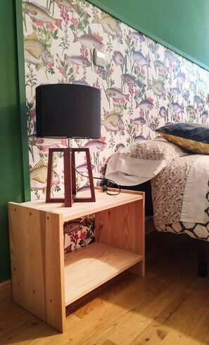 2 bedrooms, desk, iron/ironing board, travel cot