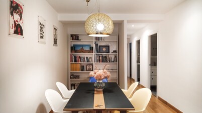 100 m2 apartment in quiet street above the historic district, two minutes from everything