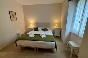 1 bedroom, free WiFi, bed sheets
