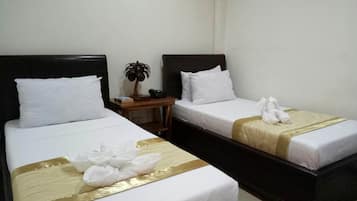 Twin Room | Individually furnished, soundproofing, rollaway beds, bed sheets