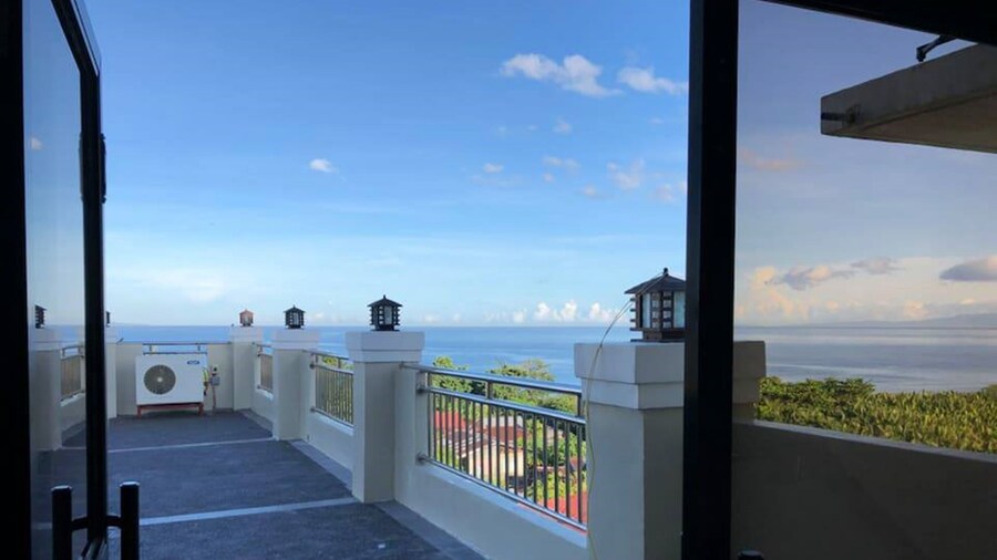 Godo's Hotel and Restaurant