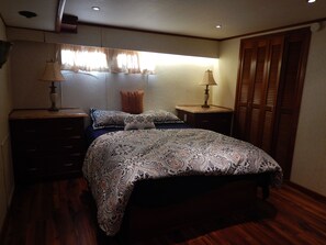 Deluxe Suite, 1 King Bed, Non Smoking, Marina View