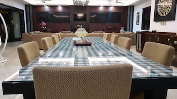 Family Single Room, 1 Double Bed, Poolside | In-room dining