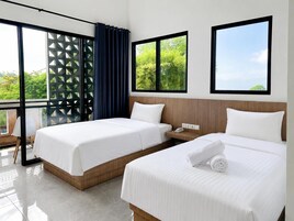 4 bedrooms, bed sheets