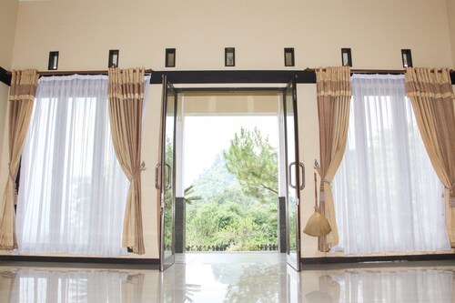 Aldeoz Ciater Cikole Villa Subang