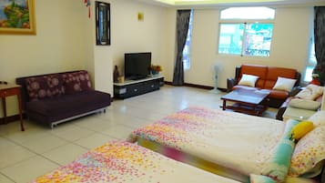 Standard Quadruple Room | Desk, blackout drapes, soundproofing, free WiFi