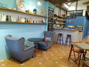 Coin salon dans le hall