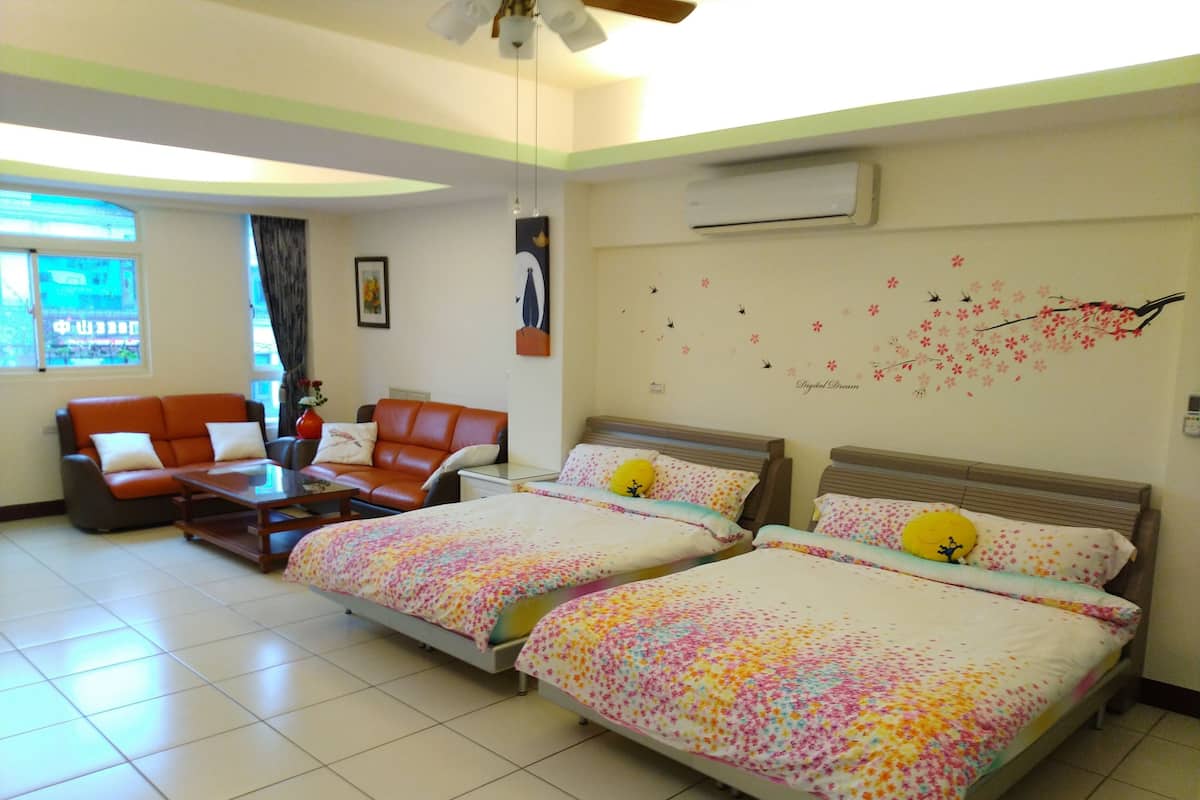 Standard Quadruple Room | Desk, blackout drapes, soundproofing, free WiFi