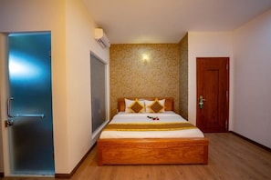 Minibar, in-room safe, desk, blackout drapes