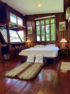 Iron/ironing board, rollaway beds, bed sheets - Pakchong Family Home (Pak Chong)